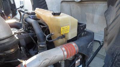 Peterbilt 579 Radiator Overflow Bottle / Surge Tank