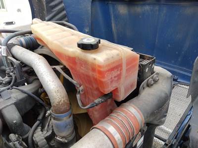 Peterbilt 579 Radiator Overflow Bottle / Surge Tank