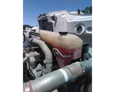 Peterbilt 579 Radiator Overflow Bottle / Surge Tank