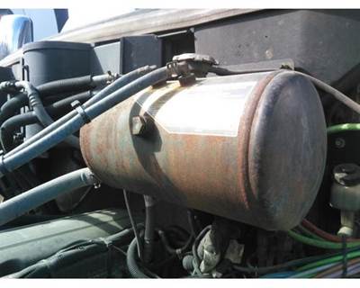 Peterbilt 587 Radiator Overflow Bottle / Surge Tank
