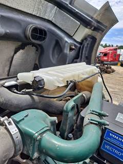 Volvo VNL Radiator Overflow Bottle / Surge Tank