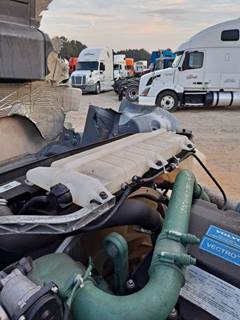 Volvo VNL Radiator Overflow Bottle / Surge Tank