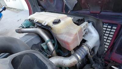 Volvo VNL Radiator Overflow Bottle / Surge Tank