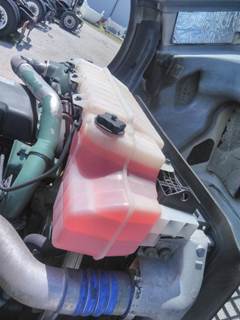 Volvo VNL Radiator Overflow Bottle / Surge Tank