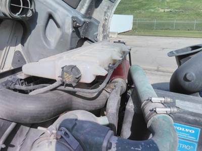 Volvo VNL Radiator Overflow Bottle / Surge Tank