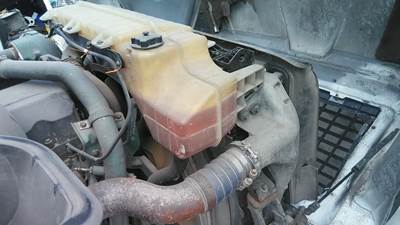 Volvo VNL Radiator Overflow Bottle / Surge Tank