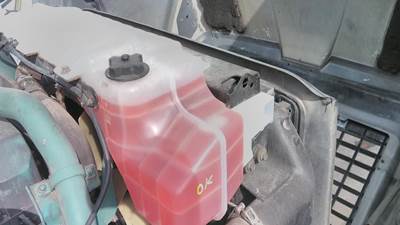 Volvo VNL Radiator Overflow Bottle / Surge Tank
