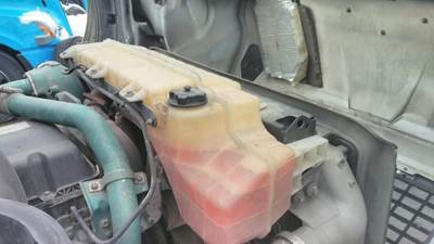 Volvo VNL Radiator Overflow Bottle / Surge Tank