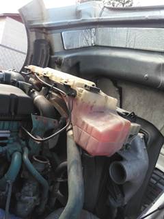 Volvo VNL Radiator Overflow Bottle / Surge Tank