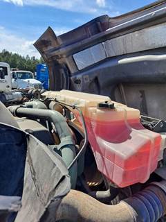 Volvo VNL Radiator Overflow Bottle / Surge Tank