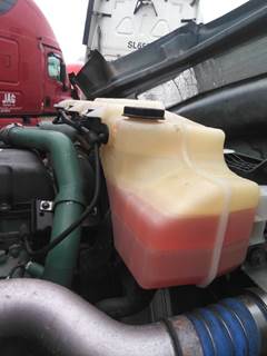 Volvo VNL Radiator Overflow Bottle / Surge Tank