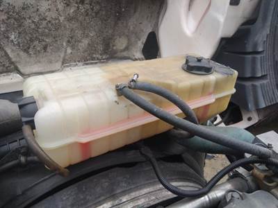 Volvo VNL Radiator Overflow Bottle / Surge Tank