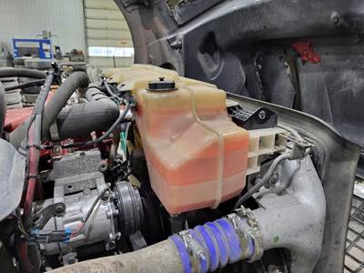 Volvo VNL Radiator Overflow Bottle / Surge Tank