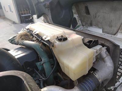 Volvo VNL Left Radiator Overflow Bottle / Surge Tank