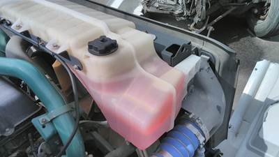 Volvo VNL Right Radiator Overflow Bottle / Surge Tank