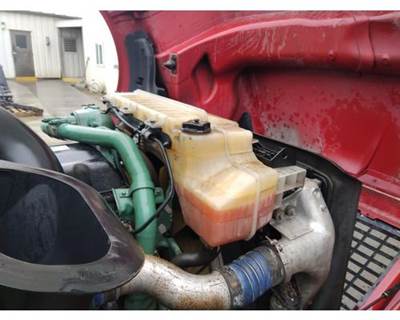 Volvo VNL Right Radiator Overflow Bottle / Surge Tank