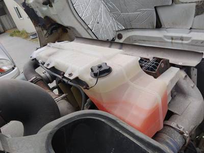Volvo VNM Radiator Overflow Bottle / Surge Tank
