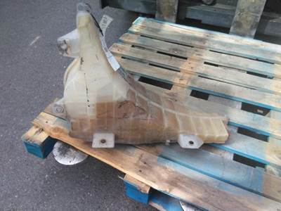 Western Star 5700 Radiator Overflow Bottle / Surge Tank