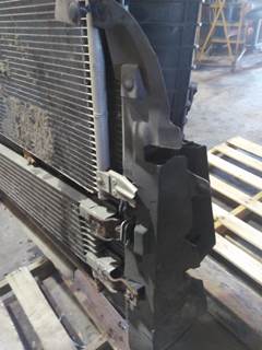 Ford F-550 Radiator for a Ford F550SD (SUPER DUTY)