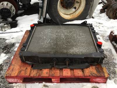 Freightliner Century Class 120 Radiator for a Freightliner CENTURY 120