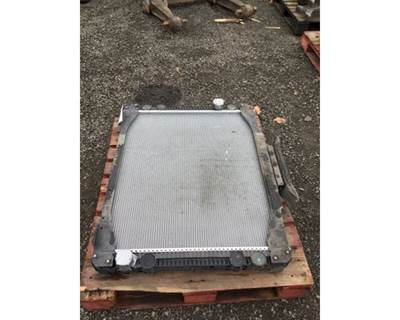 Freightliner Century Class 120 Radiator for a Freightliner CENTURY 120