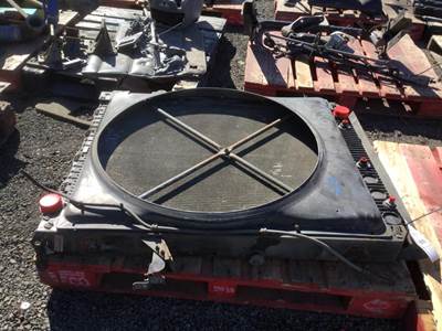 Mack Pinnacle CXU613 Radiator for a Mack CXU613