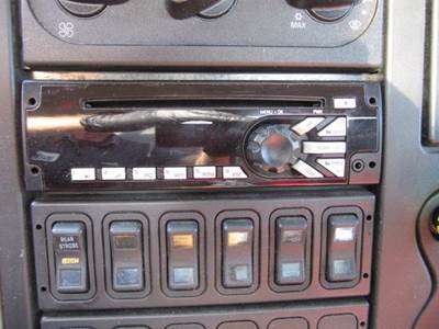 International 4300 Radio
