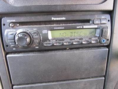 International 4300 Radio