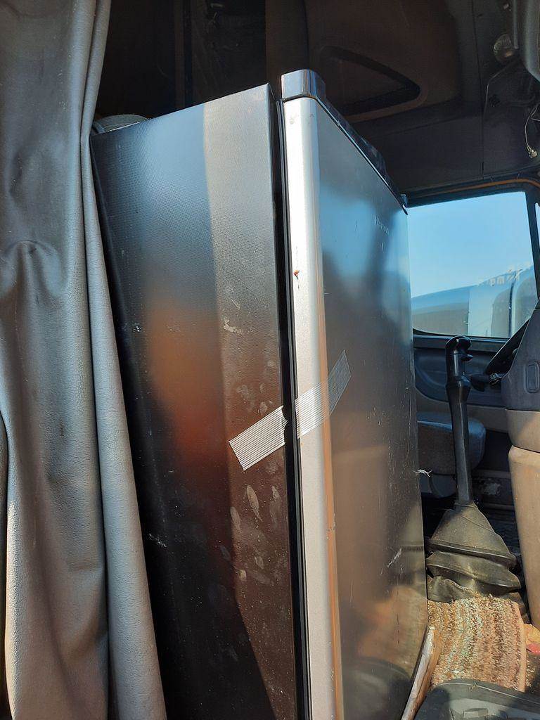 2012 Freightliner Cascadia 113 Refrigerator for a Freightliner CASCADIA