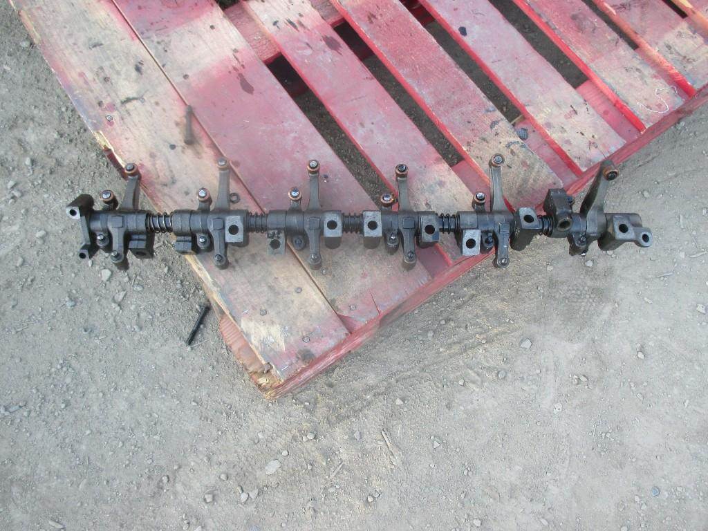 2005 Caterpillar C7 Rocker Arm for a Freightliner M2 106 For Sale