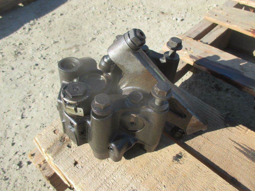 2012 Paccar MX13 Rocker Arm for a Kenworth T700 For Sale Stockton