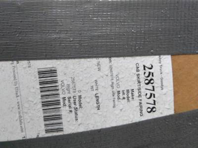 Volvo VNL Right Fairing