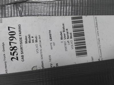 Volvo VNL Left Fairing
