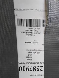 Volvo VNL Right Fairing