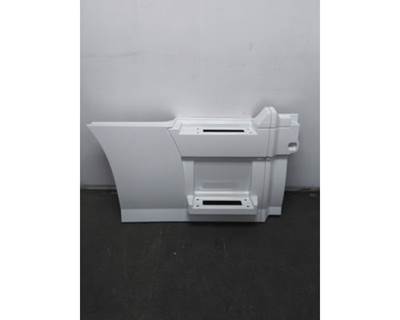 Volvo VNL Right Fairing