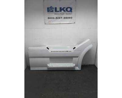 Volvo VNL Right Fairing