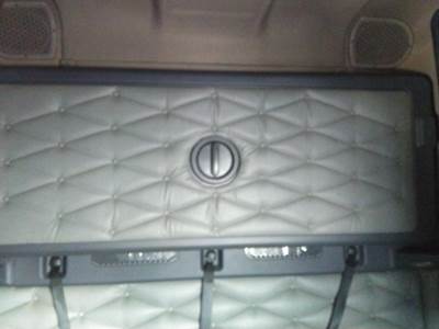 Freightliner Cascadia 125 Sleeper Bunk