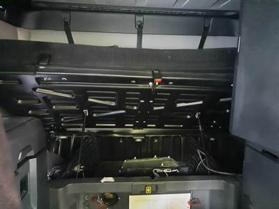 Freightliner Cascadia 126 Sleeper Bunk