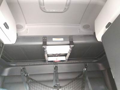 Freightliner Cascadia 126 Sleeper Bunk