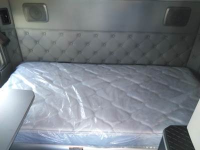 Kenworth T680 Sleeper Bunk