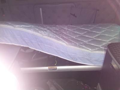 Kenworth T680 Sleeper Bunk