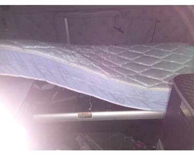 Kenworth T680 Sleeper Bunk