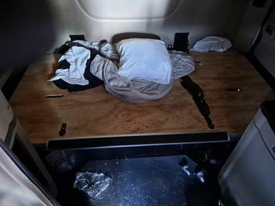 Peterbilt 579 Sleeper Bunk