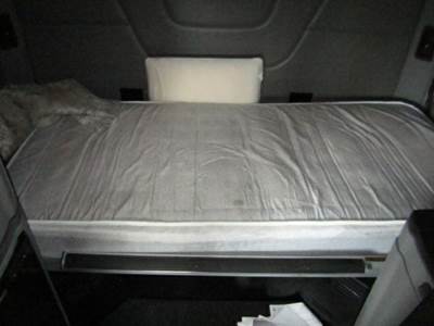 Peterbilt 579 Sleeper Bunk