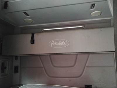Peterbilt 579 Sleeper Bunk