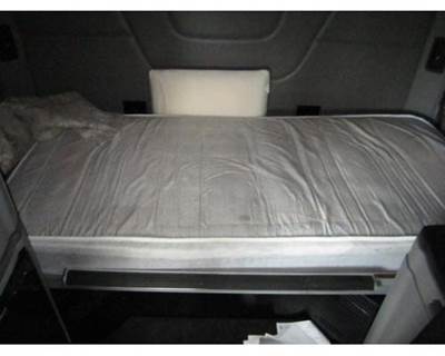 Peterbilt 579 Sleeper Bunk