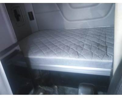 Peterbilt 579 Sleeper Bunk