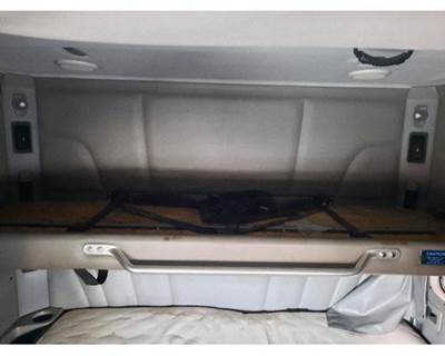 Peterbilt 579 Sleeper Bunk