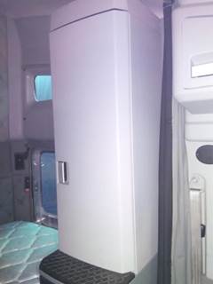 Kenworth T680 Sleeper Cabinet