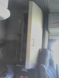 Kenworth T680 Sleeper Cabinet